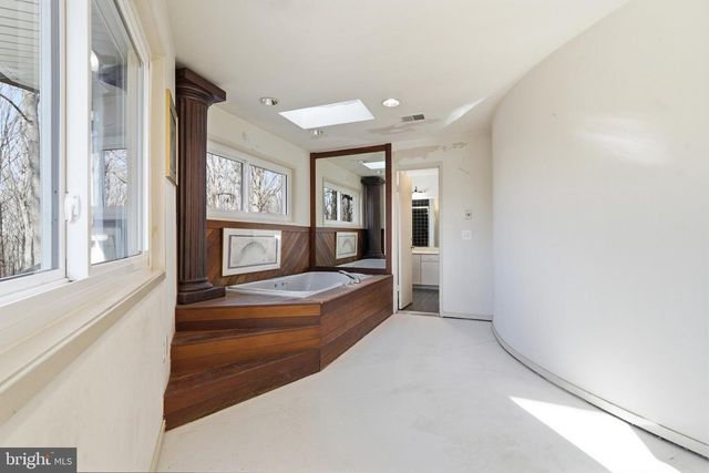 17 ROCKY GLEN CT, Brookeville, MD 20833