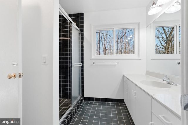 17 ROCKY GLEN CT, Brookeville, MD 20833