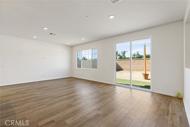 30348 Cedar Creek Way, Homeland, CA 92548