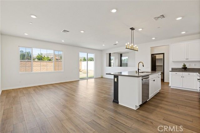 30348 Cedar Creek Way, Homeland, CA 92548