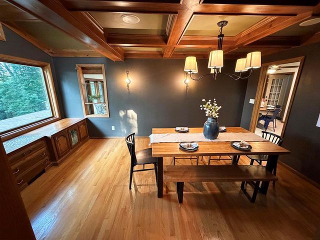 990 Blackoak Road, Eau Claire, WI 54701