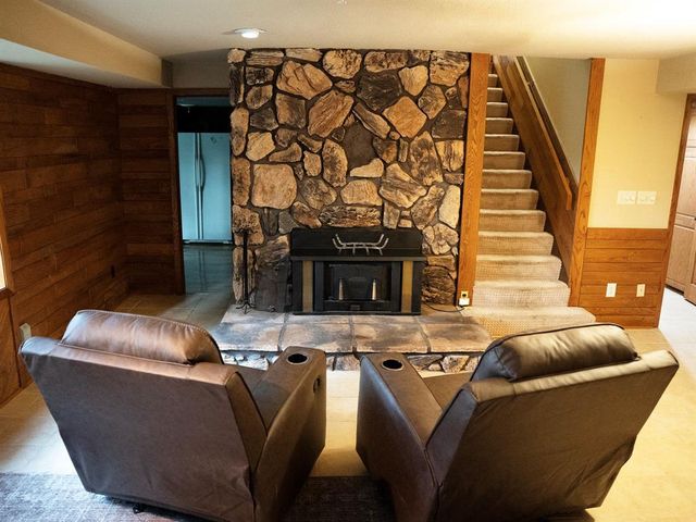 990 Blackoak Road, Eau Claire, WI 54701