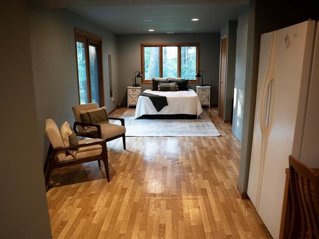 990 Blackoak Road, Eau Claire, WI 54701