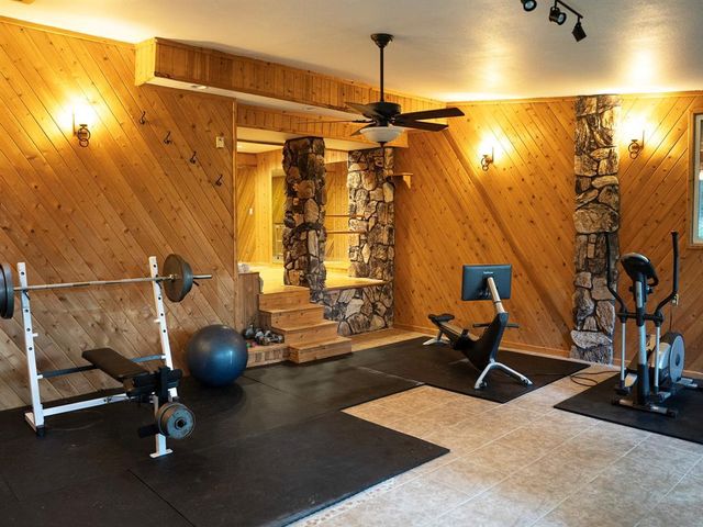 990 Blackoak Road, Eau Claire, WI 54701