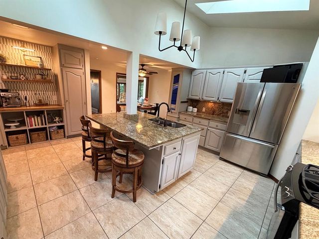 990 Blackoak Road, Eau Claire, WI 54701