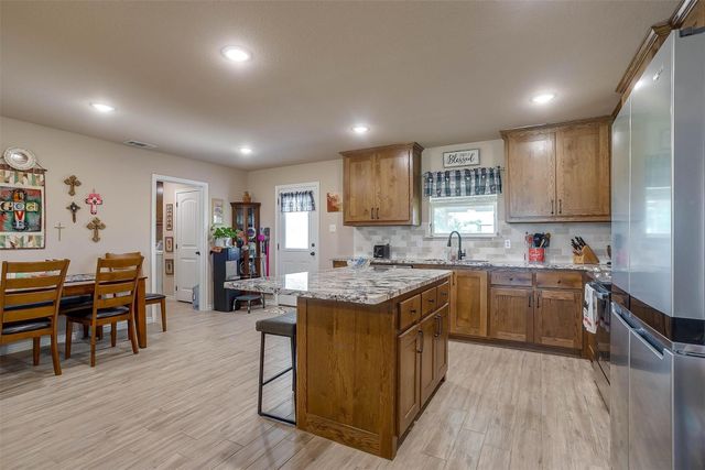 2140 Brown Loop, Poolville, TX 76487