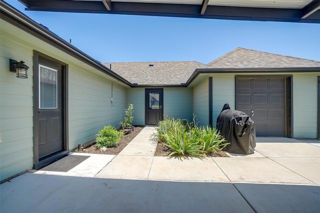 2140 Brown Loop, Poolville, TX 76487