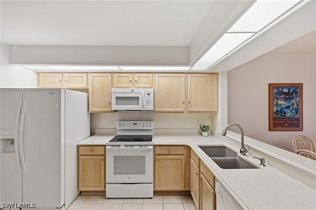 28072 Cavendish CT 2204, Bonita Springs, FL 34135