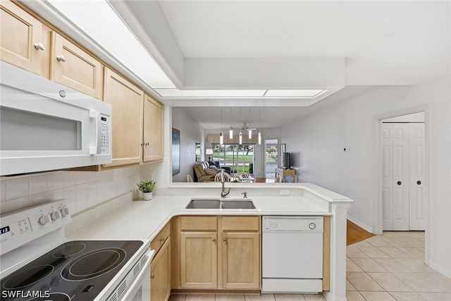 28072 Cavendish CT 2204, Bonita Springs, FL 34135
