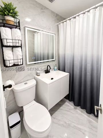 2634 Thomas St, Hollywood, FL 33020