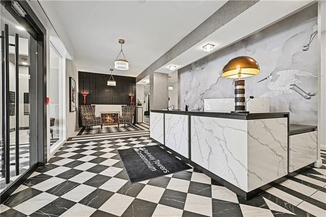 4545 Wornall Road 101, Kansas City, MO 64111