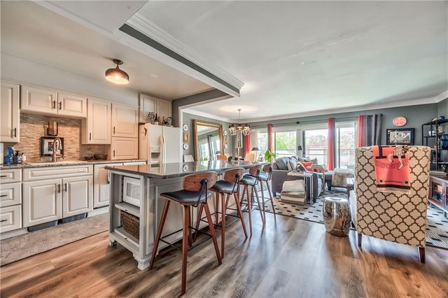 4545 Wornall Road 101, Kansas City, MO 64111