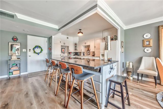 4545 Wornall Road 101, Kansas City, MO 64111