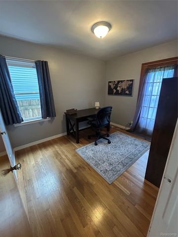 2022 E Lincoln Avenue, Royal Oak, MI 48067