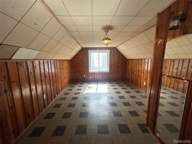 2022 E Lincoln Avenue, Royal Oak, MI 48067