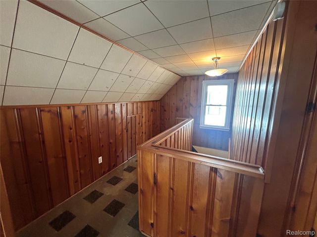 2022 E Lincoln Avenue, Royal Oak, MI 48067