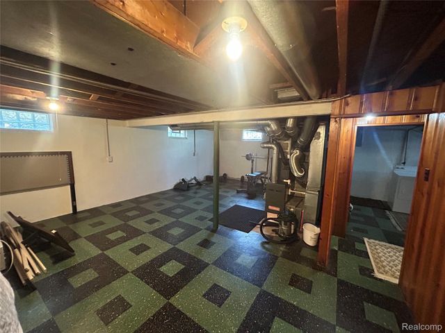 2022 E Lincoln Avenue, Royal Oak, MI 48067