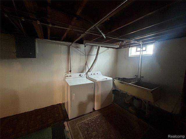 2022 E Lincoln Avenue, Royal Oak, MI 48067