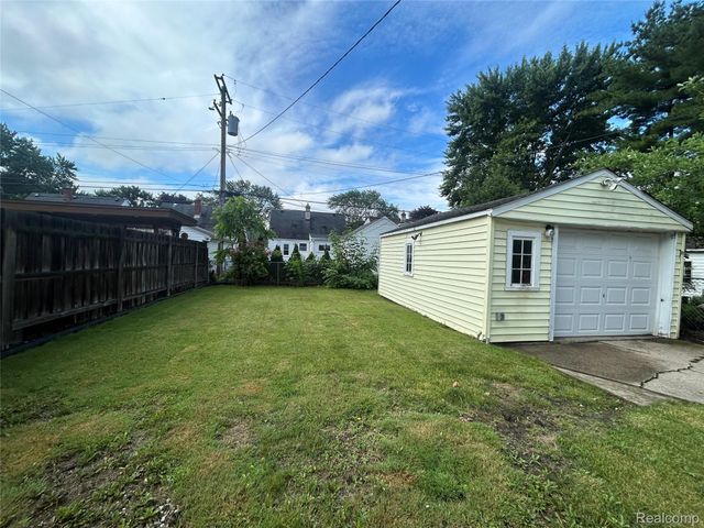 2022 E Lincoln Avenue, Royal Oak, MI 48067