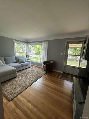 2022 E Lincoln Avenue, Royal Oak, MI 48067