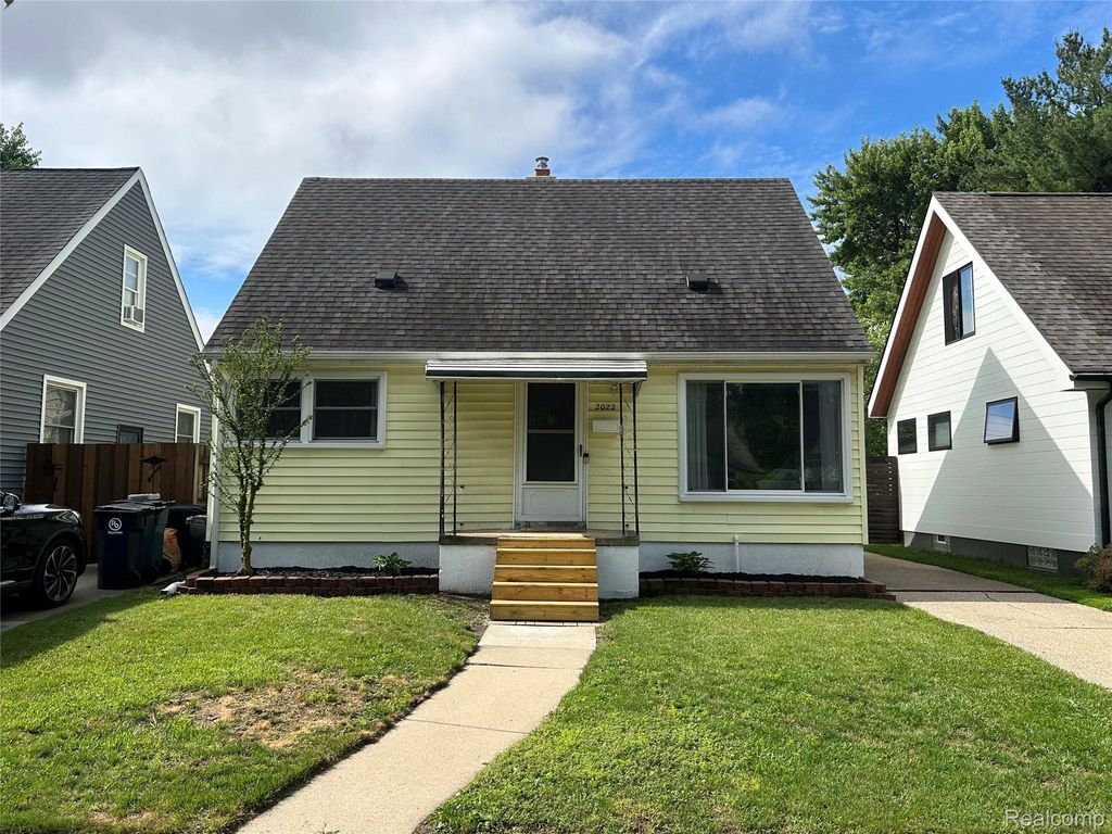 2022 E Lincoln Avenue, Royal Oak, MI 48067