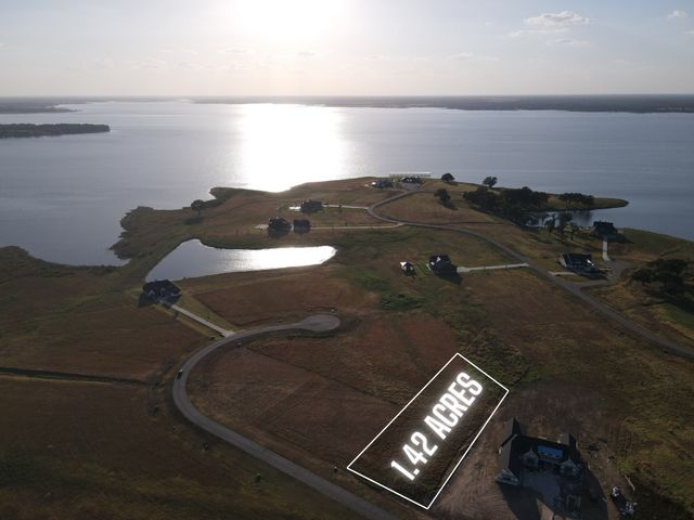 330 Sailview Court, Honey Grove, TX 75446