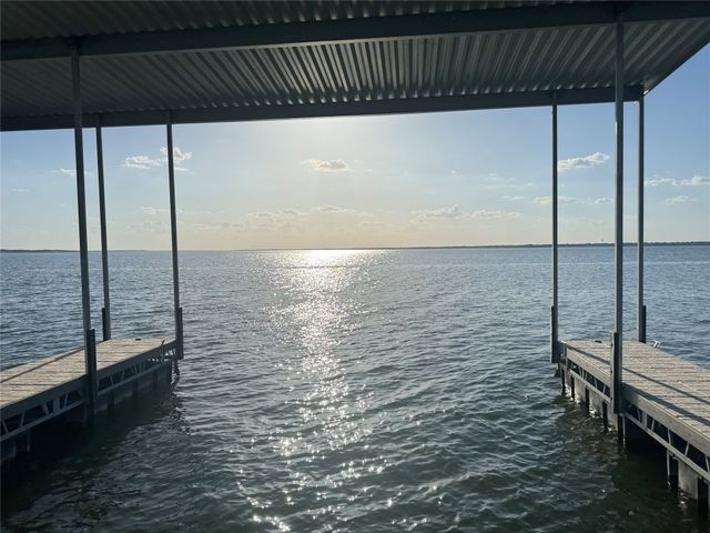 330 Sailview Court, Honey Grove, TX 75446