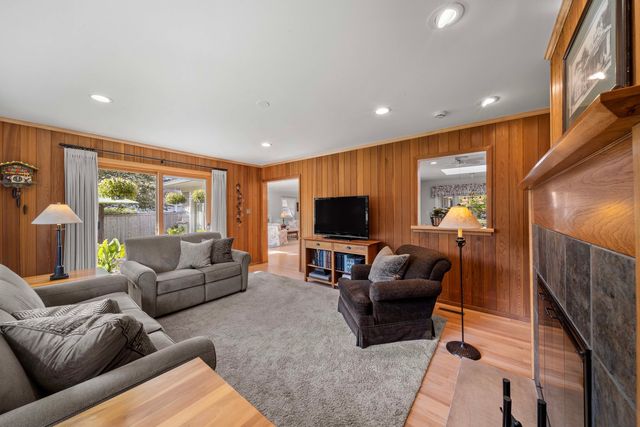 275 Ingram Street, Northfield, IL 60093