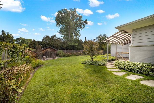 275 Ingram Street, Northfield, IL 60093