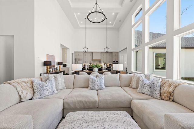 112 Bentwood Meadow Lane, Montgomery, TX 77356