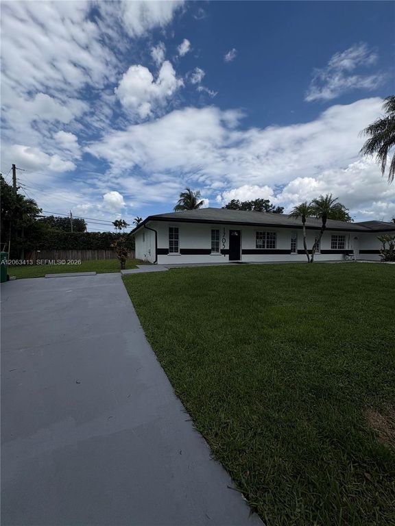 1705 SW 100th Avenue 1-2, Miramar, FL 33025