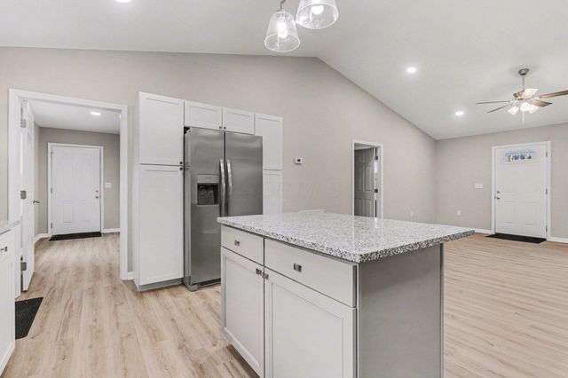 28430 Hide A Way Hills Road, Sugar Grove, OH 43155