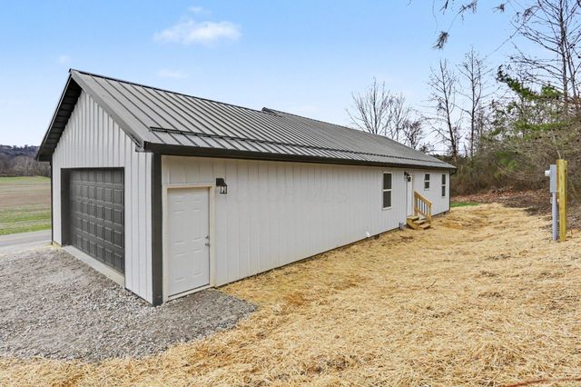 28430 Hide A Way Hills Road, Sugar Grove, OH 43155