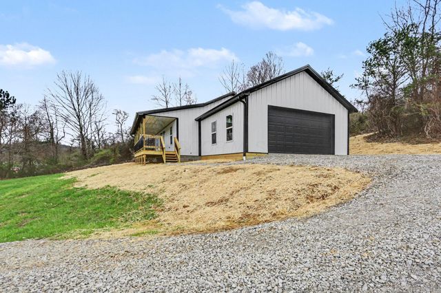28430 Hide A Way Hills Road, Sugar Grove, OH 43155