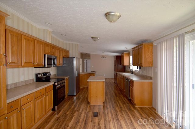 73 Walton Place Drive, Marion, NC 28752