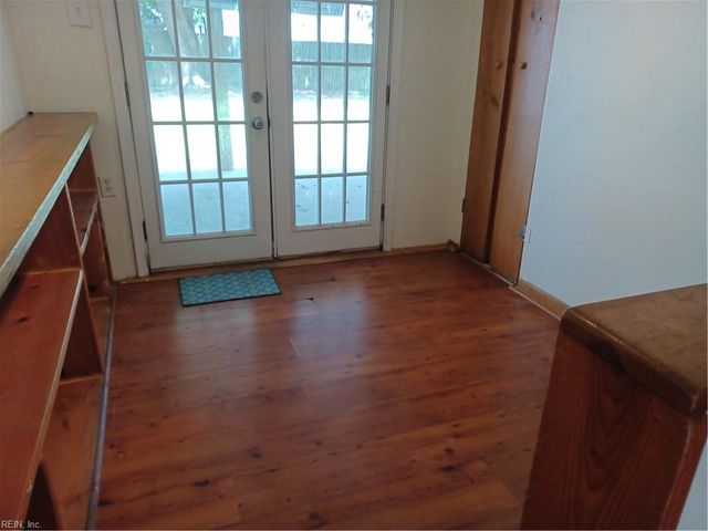 1403 Salton DR, Chesapeake, VA 23325