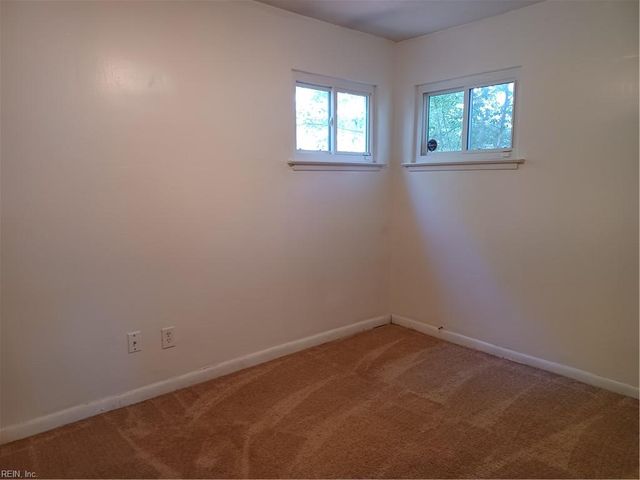 1403 Salton DR, Chesapeake, VA 23325