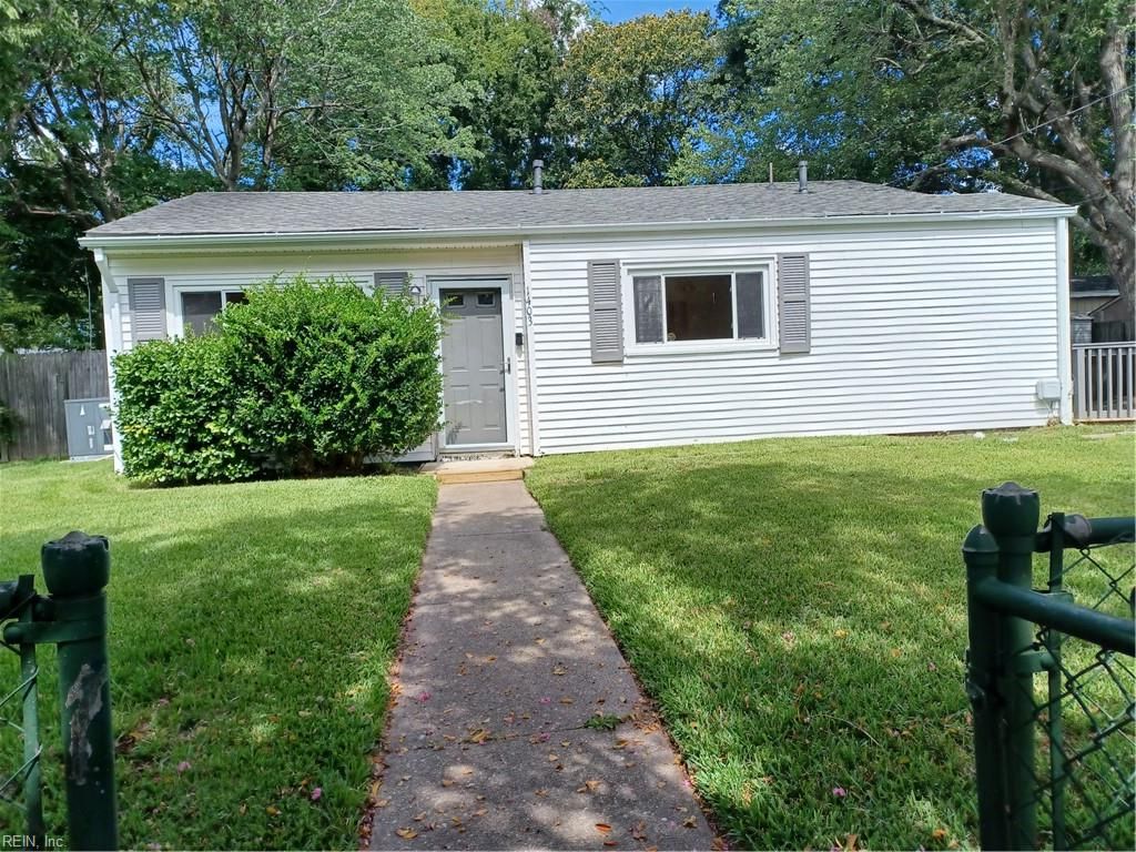 1403 Salton DR, Chesapeake, VA 23325