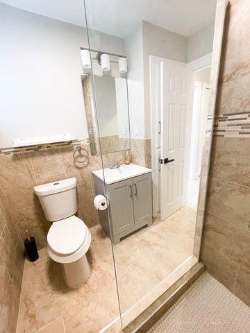 722 E Strong Parkway, Grand Prairie, TX 75050