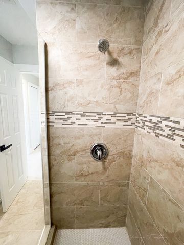 722 E Strong Parkway, Grand Prairie, TX 75050