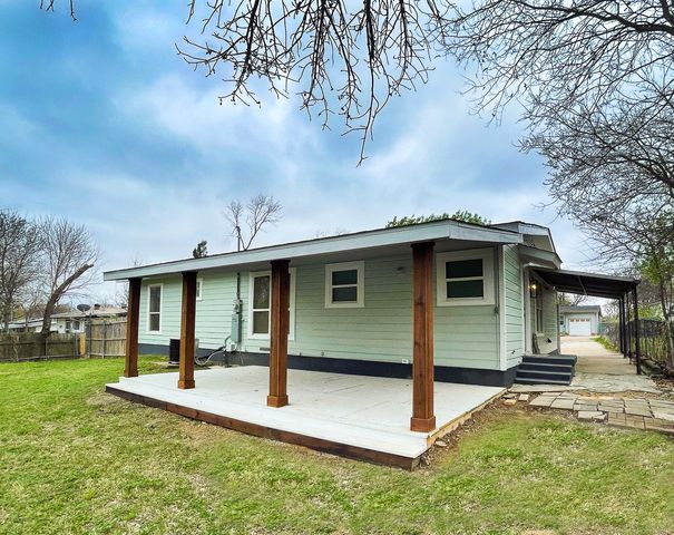 722 E Strong Parkway, Grand Prairie, TX 75050