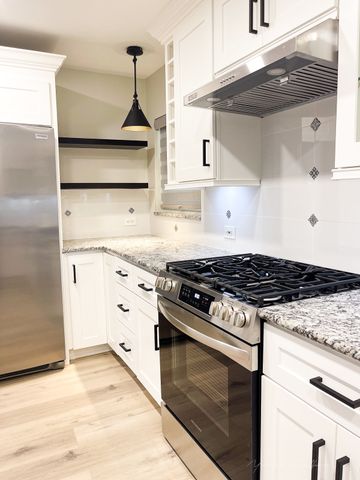 722 E Strong Parkway, Grand Prairie, TX 75050