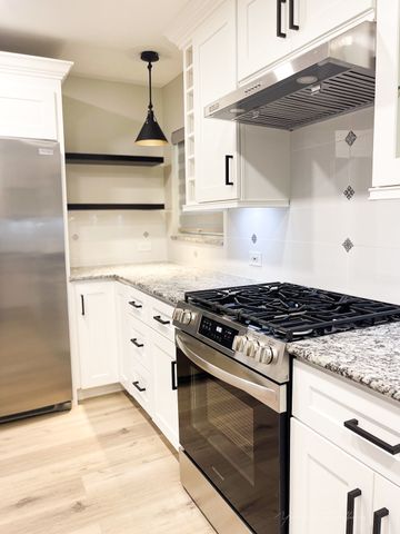 722 E Strong Parkway, Grand Prairie, TX 75050