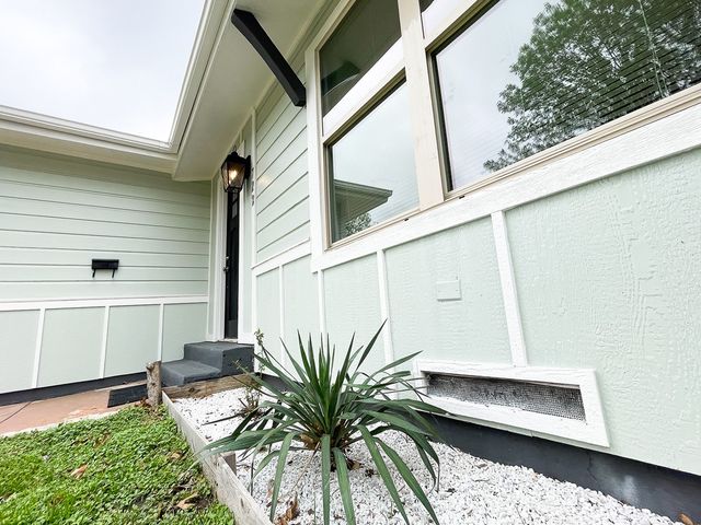 722 E Strong Parkway, Grand Prairie, TX 75050