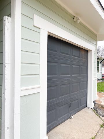 722 E Strong Parkway, Grand Prairie, TX 75050