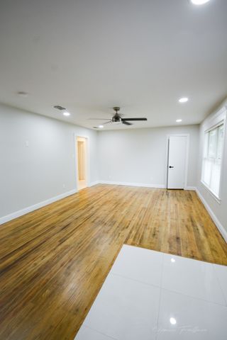 722 E Strong Parkway, Grand Prairie, TX 75050