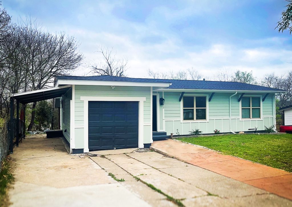 722 E Strong Parkway, Grand Prairie, TX 75050