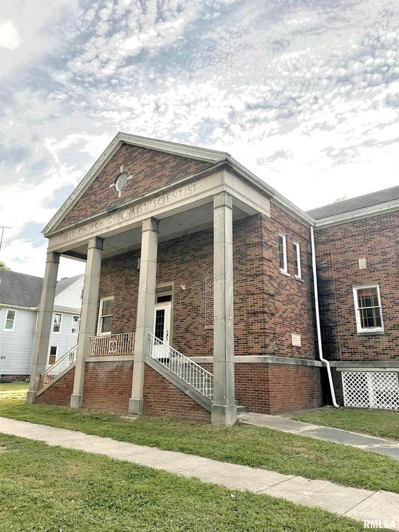 Image 1 of property listing at 421 E BROADWAY, Centralia, IL 62801