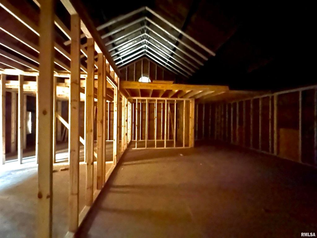 Image 23 of property listing at 421 E BROADWAY, Centralia, IL 62801