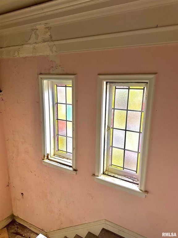 Image 24 of property listing at 421 E BROADWAY, Centralia, IL 62801